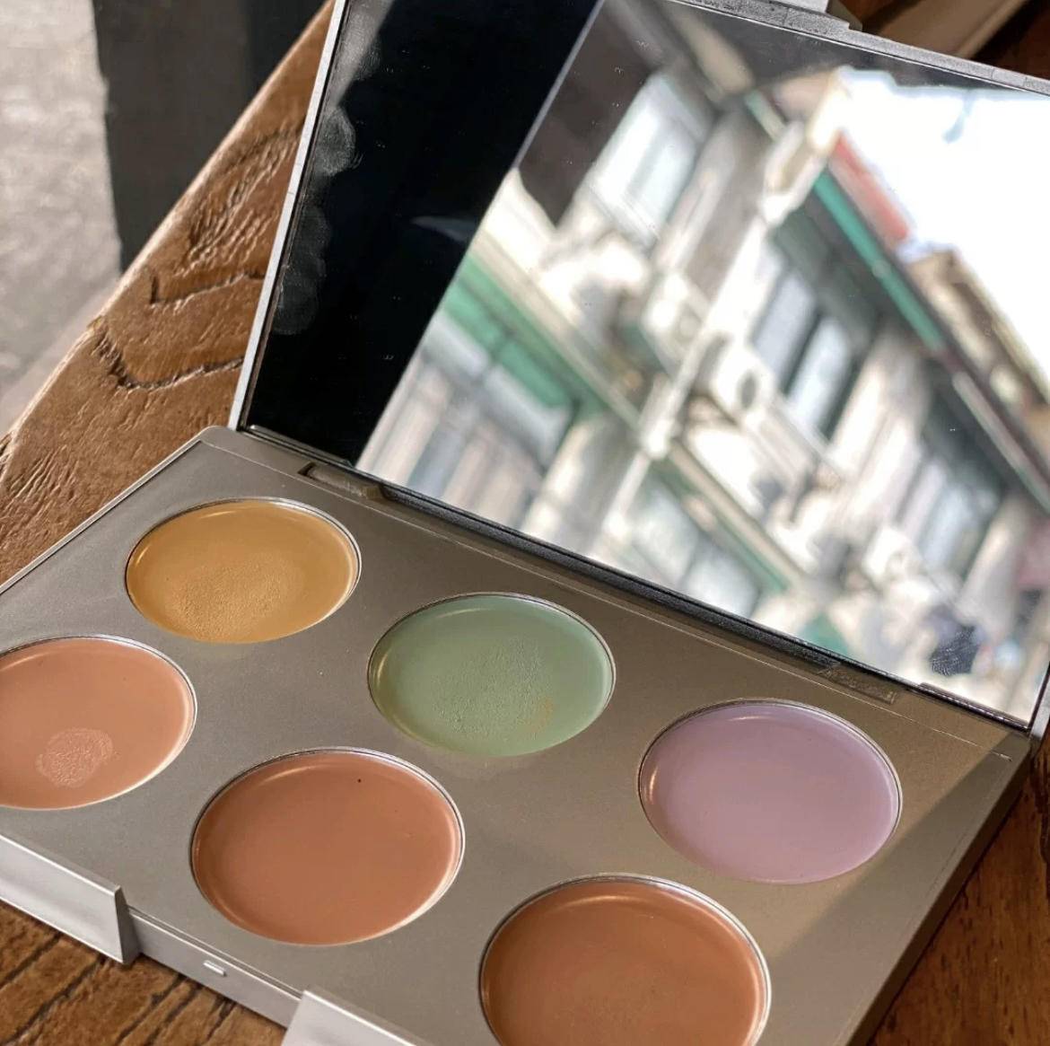 熬夜引起的泪沟黑眼圈能消失么,万年黑眼圈眼袋泪沟怎么遮瑕