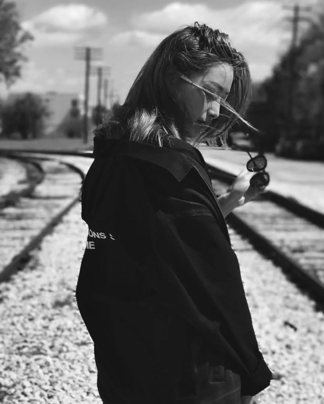 女版陈冠希斜戴帽子,女版陈冠希斜戴帽子网红