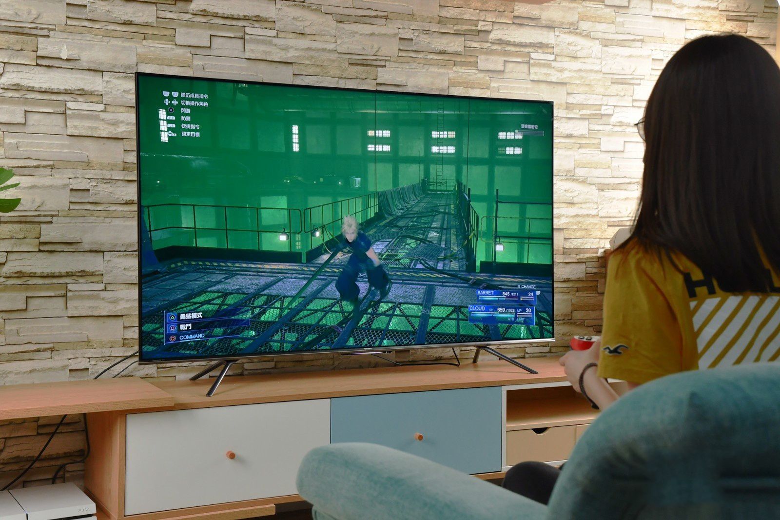 100寸液晶电视与激光电视对比,85寸的选液晶电视还是激光电视