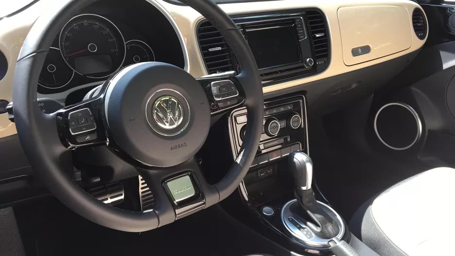 大众甲壳虫2021款试驾视频,大众甲壳虫国内敞篷版试驾视频