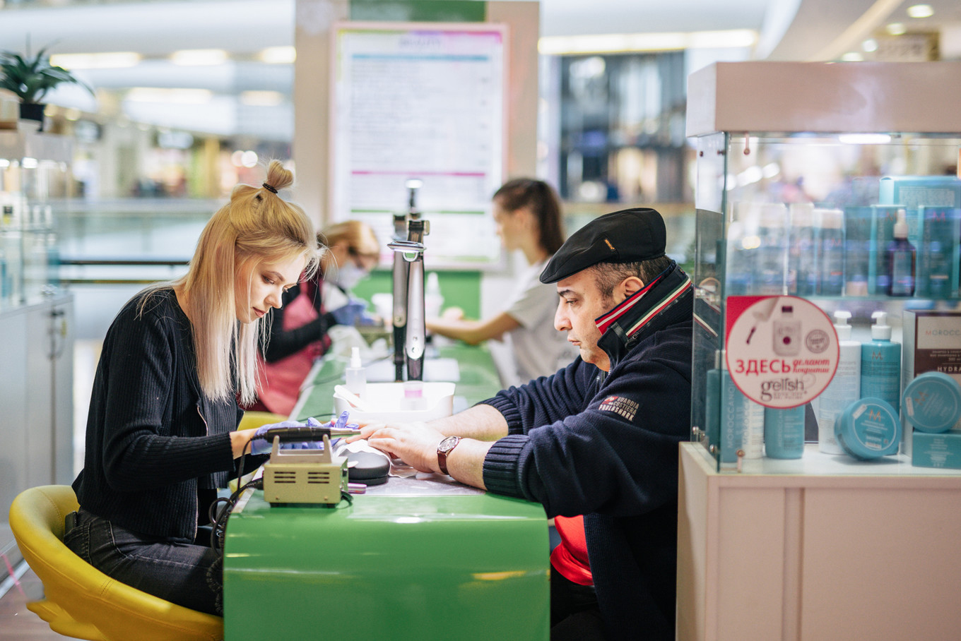 今天想帮我们的好邻居“战斗民族”俄罗斯，也上一次热搜