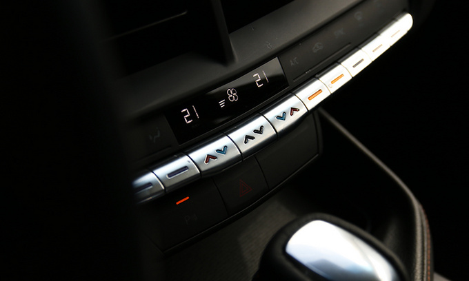 凯迪拉克CT4试驾评测,凯迪拉克ct4和ats空间对比