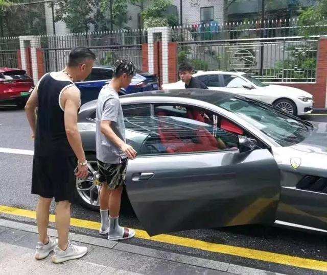 国足座驾有多壕,国足座驾云集