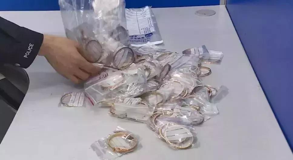 卡地亚镯子正品买的话值多少钱,纪梵希手镯正品在哪里买便宜点