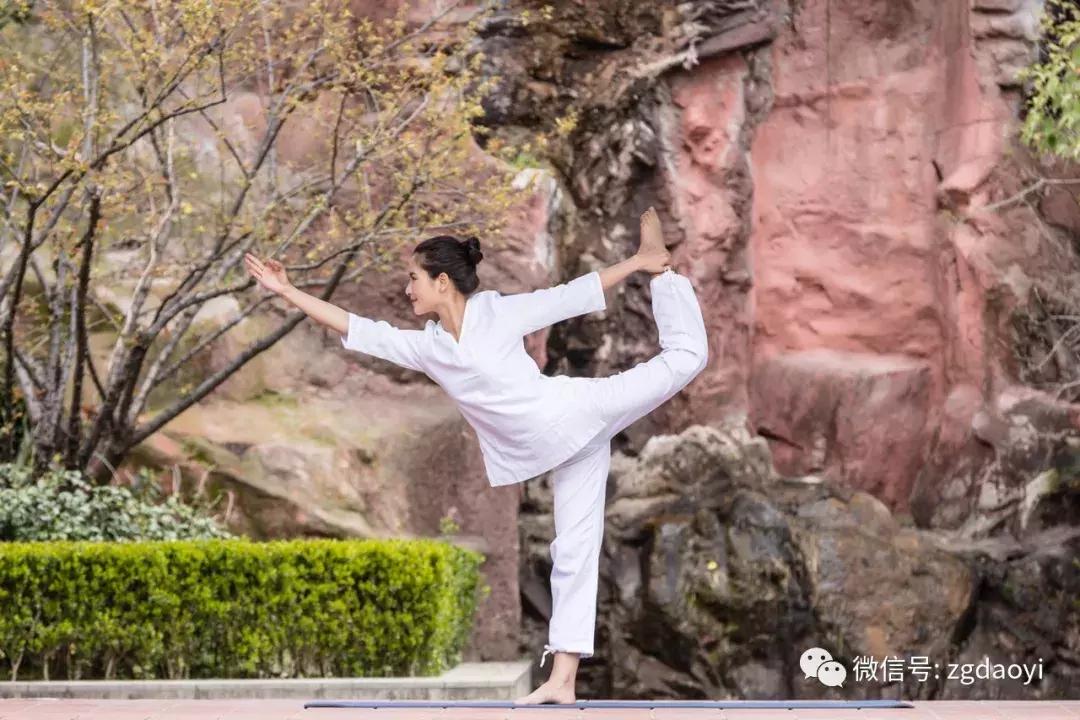 肝地筋按摩手法和作用,肝地筋在脚部哪里