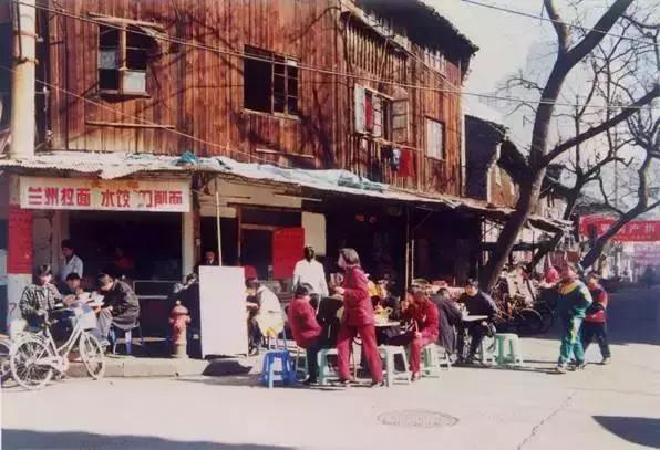 天一广场附近的老街,天一广场20年前