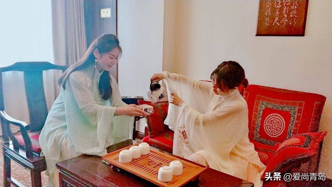 您被“拍了拍”！快来这个新开的“主题换装馆”，体验百变造型