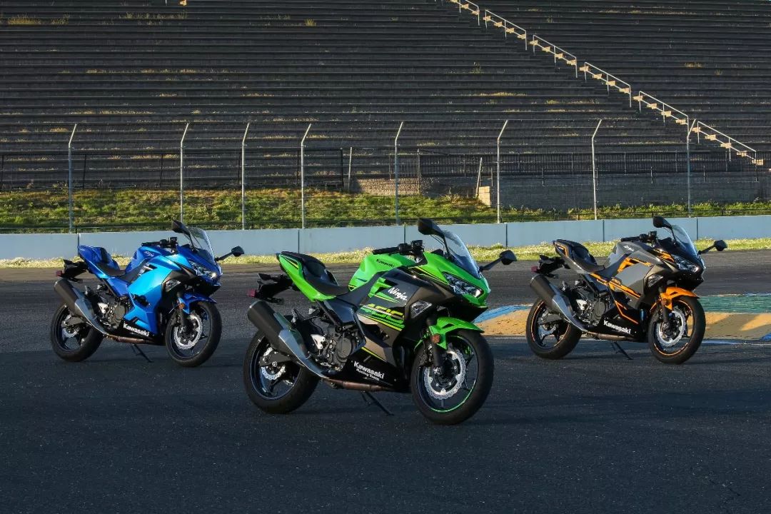 2022年小忍者400介绍,国产小忍者400能跑过250吗