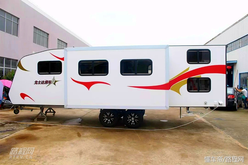 超级豪华8米双轴拖挂式房车,19.98万的皮卡房车