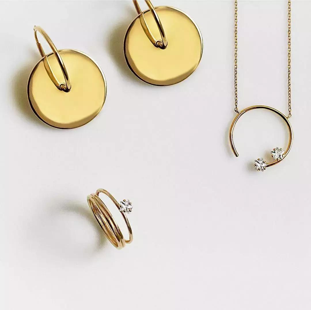 耳环戴的大一点显脸小,耳环气场高