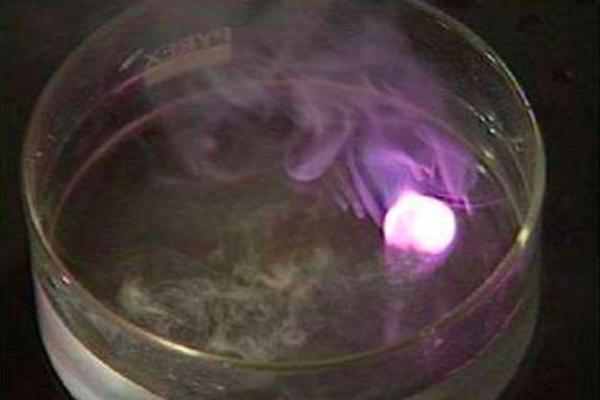 农村夜晚的鬼火怎么形成的,坟地里鬼火是怎么来的