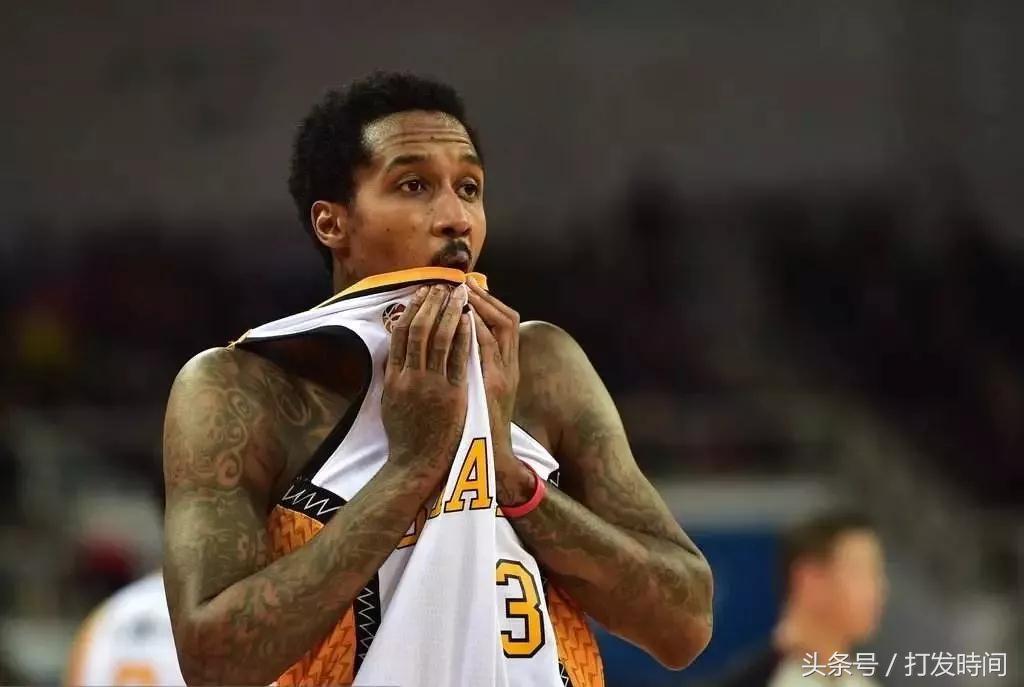 赚钱还是做自己想做的工作,不管你做什么工作都要挣钱