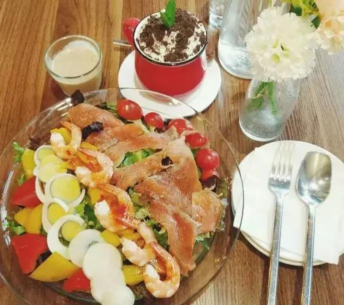 广州地铁8号线哪个站内有吃的,广州地铁8号线北延广州北站