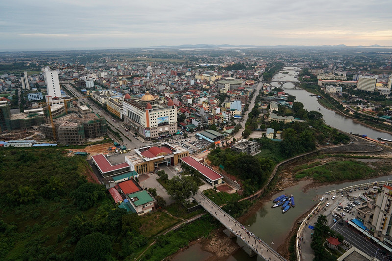 中越边境集市,越南边民收入