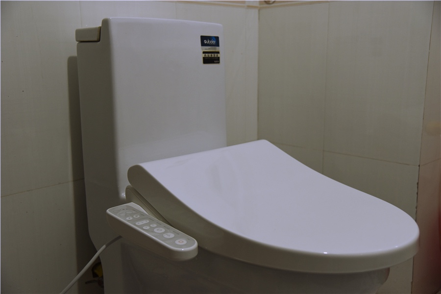 智能马桶盖热水冲洗和加热,智能即热冲洗马桶盖