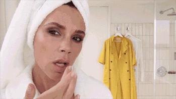 欧美明星教你化妆系列,明星自己化妆步骤新手入门