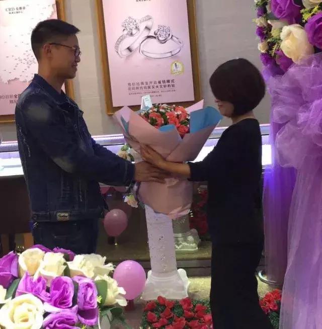 买戒指男朋友说没钱,买珠宝被骗他说不想要可以退货吗