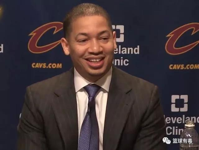 终于忍不住了，骑士真假主帅吵起来了！