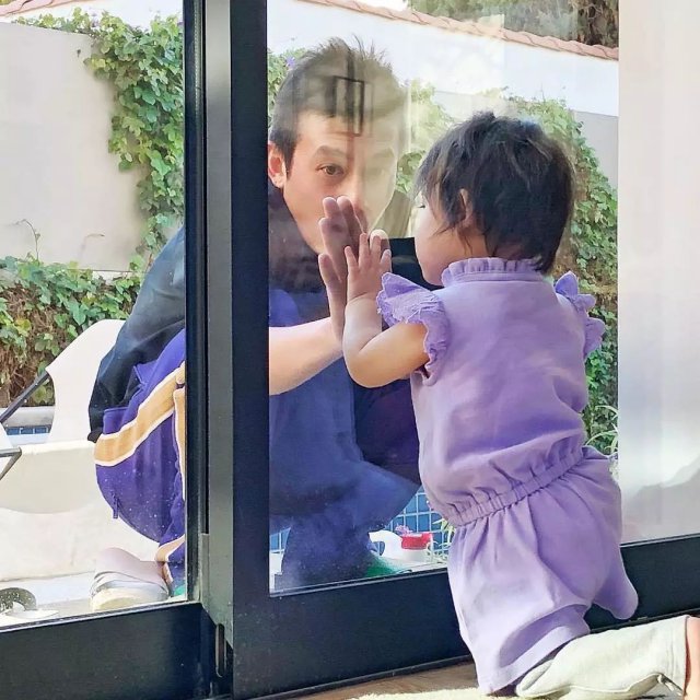 陈冠希吃的苹果,陈冠希吃的白草莓什么品种