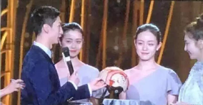 帕托表白迪丽热巴上热搜了吗,帕托示爱迪丽热巴视频