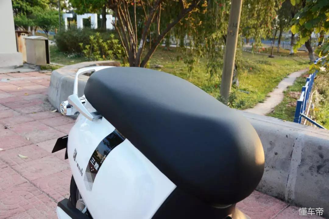 运动炫酷款电动车,三雅电动车