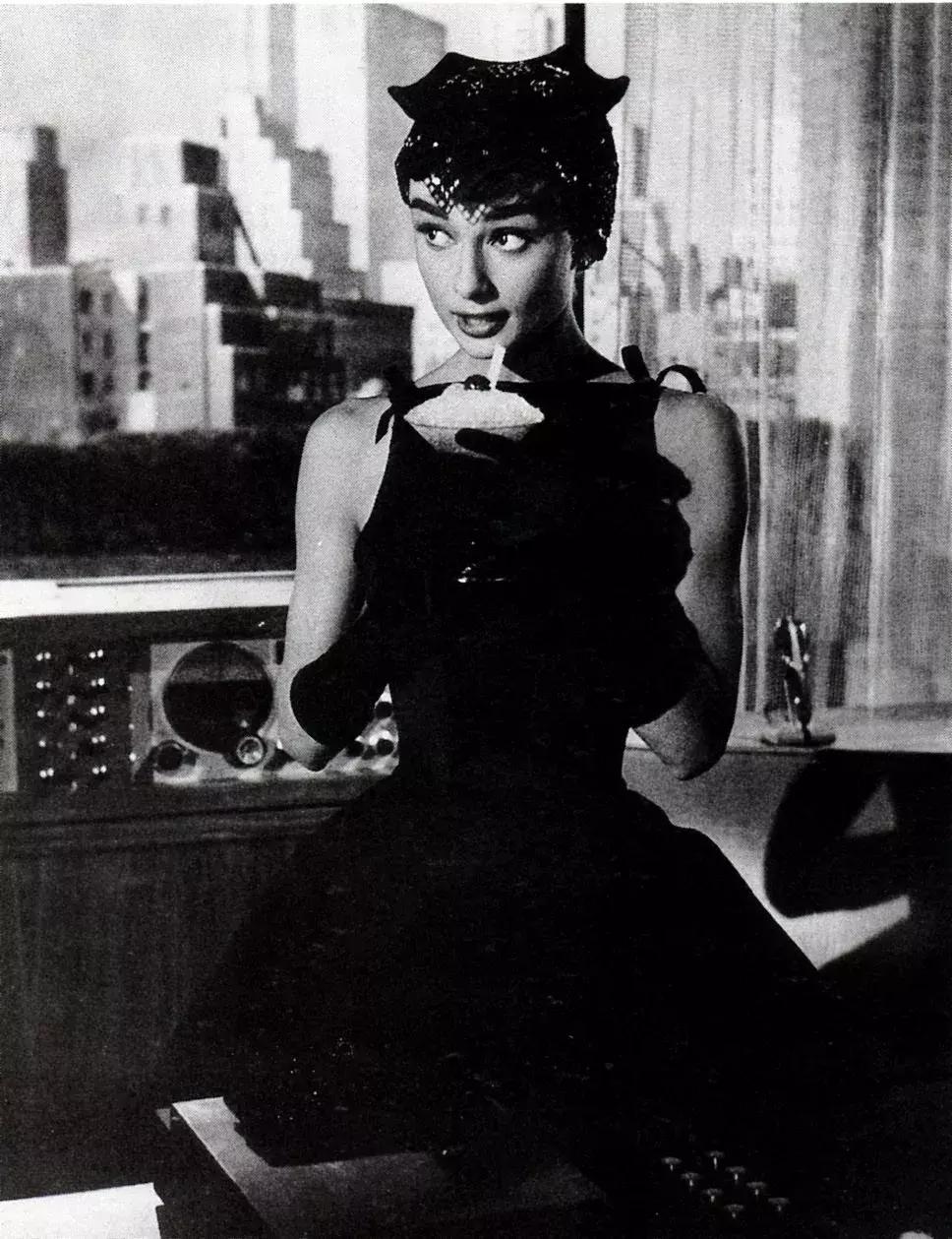 赫本和纪梵希，有一种友情超越爱情