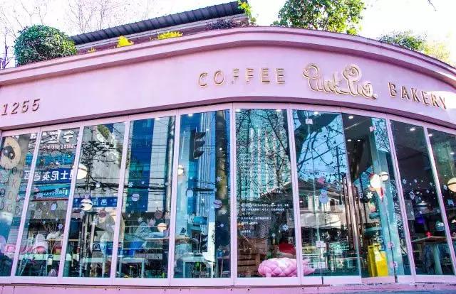 转角遇到猪？！魔都首家粉猪餐厅，吃完变精致的猪猪女孩！