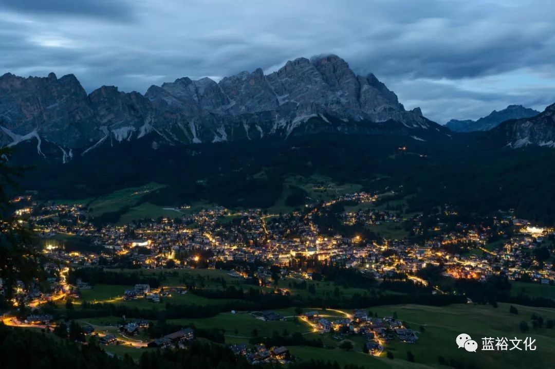 这个穿着靴子的国家竟有这么多特色小镇