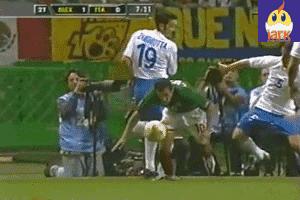 足球中最基本的技术动作,足球球星动作