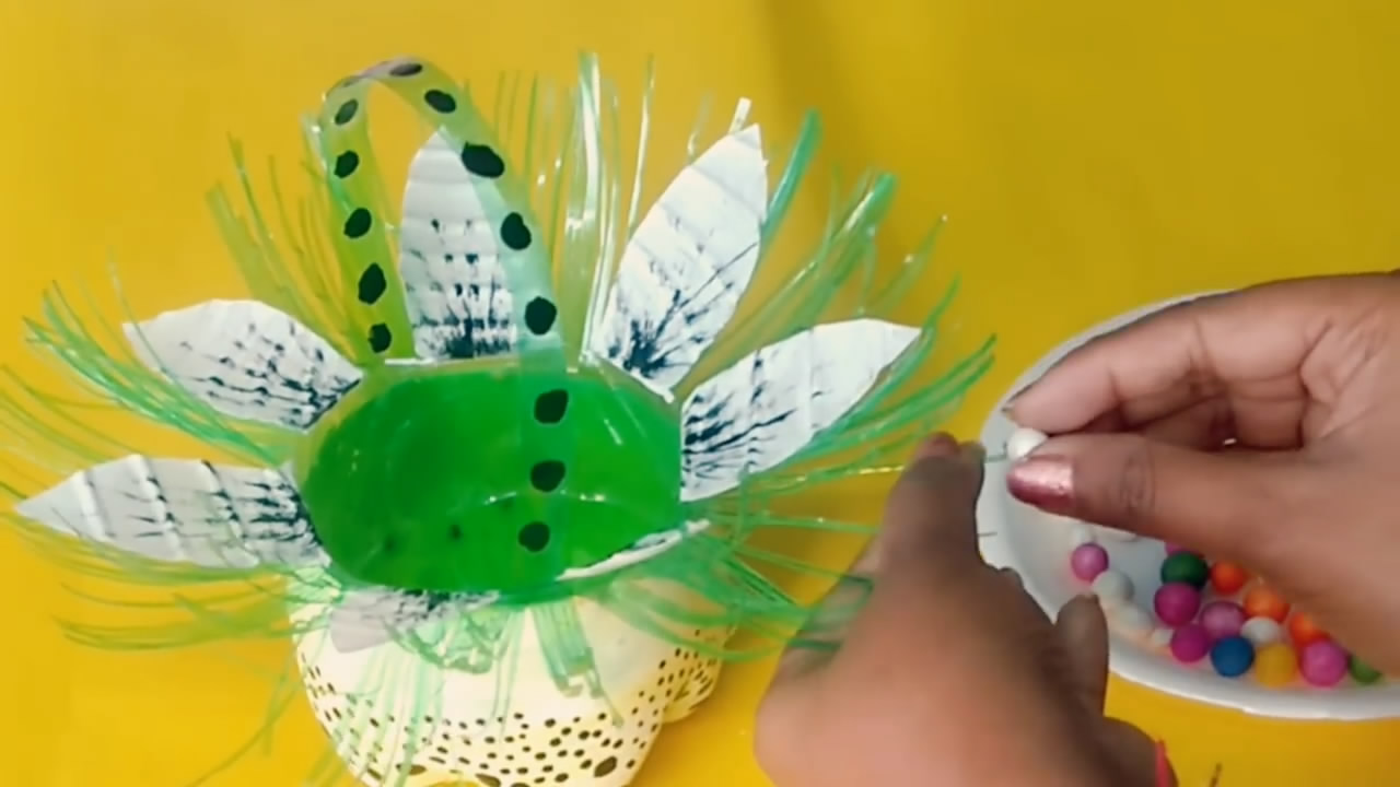 塑料瓶废物利用花篮制作方法,塑料瓶创意花篮手工制作方法图文