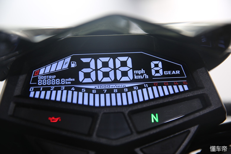 新感觉双缸250百公里加速,加速2秒左右的摩托车