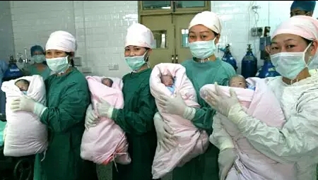 23岁产妇生下四胞胎后续,深圳孕妇产子事件