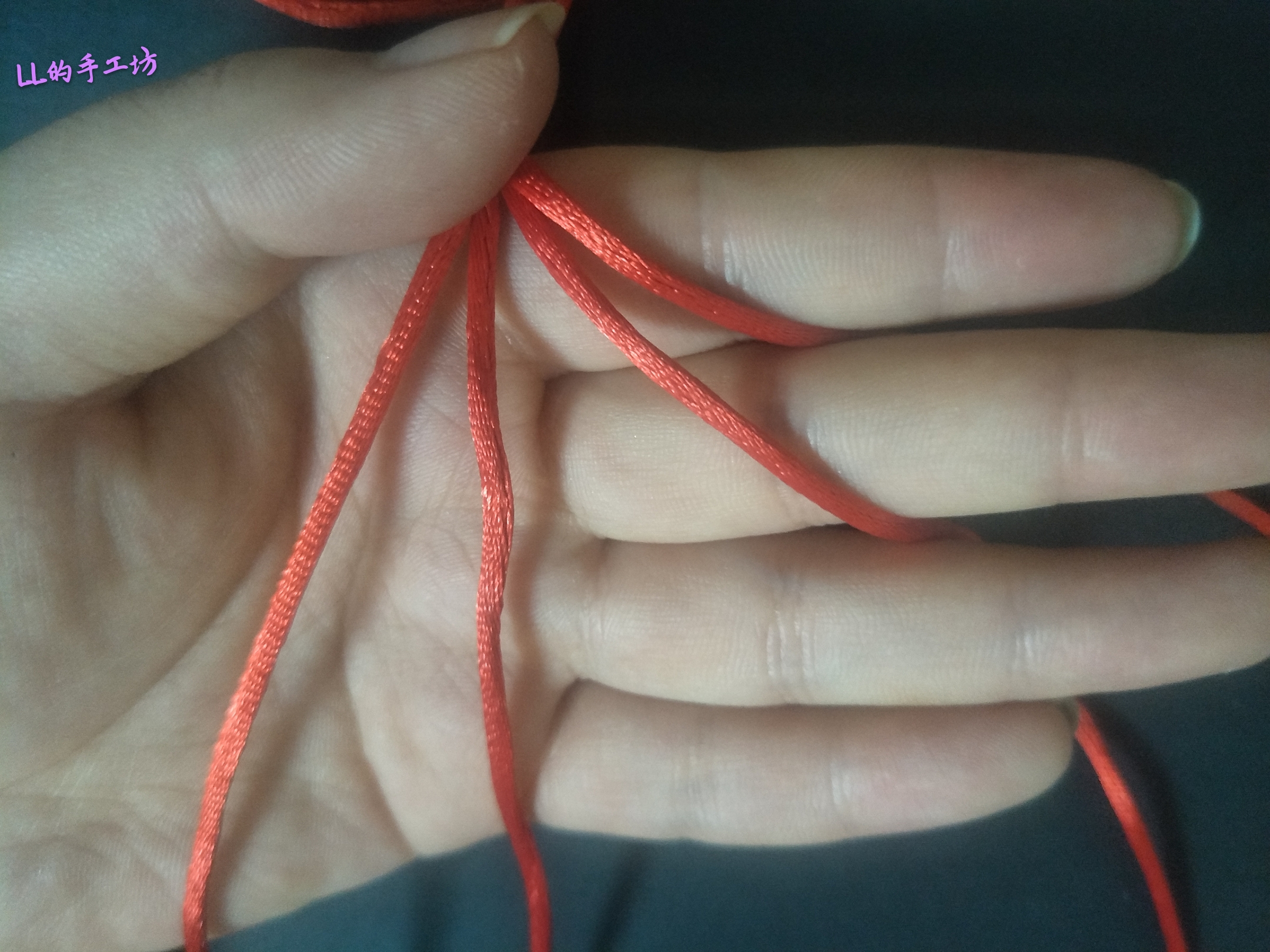 手工编织心形小挂件视频教程,一根绳子编好看吊坠简单