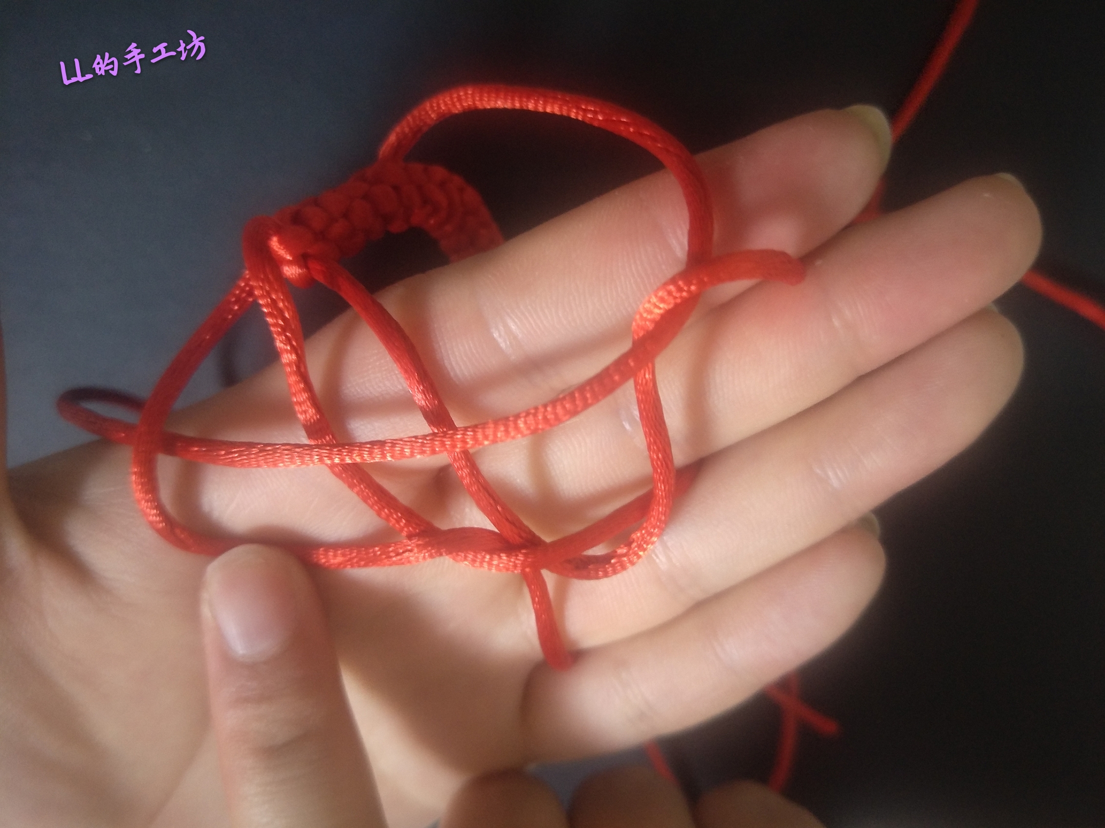 手工编织心形小挂件视频教程,一根绳子编好看吊坠简单