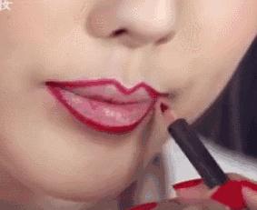 口红老是掉色结块怎么办,口红总是掉色怎么办不用定妆粉