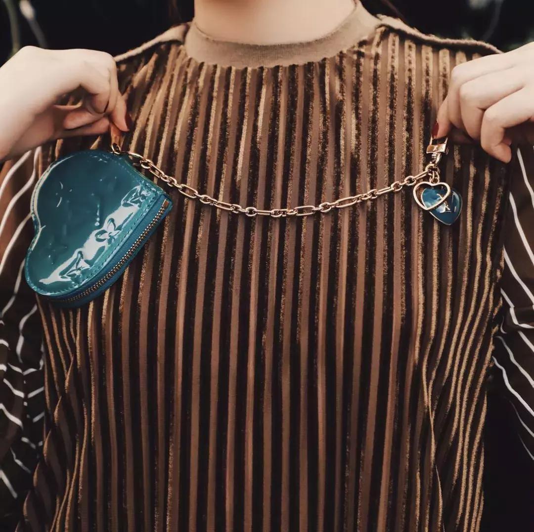 loewe包与celine包哪个更好,200元怎样能淘到好手机