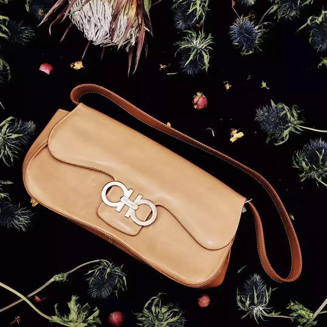 loewe包与celine包哪个更好,200元怎样能淘到好手机