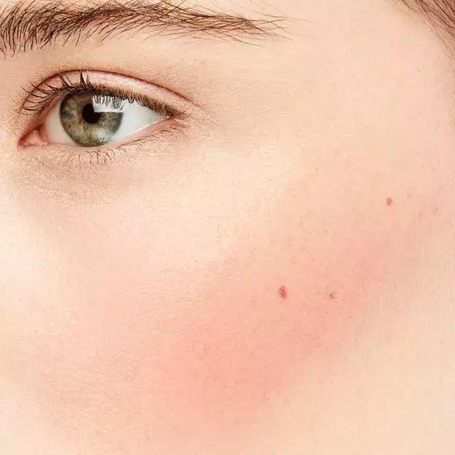 这些口红的名字让人想入非非，但涂上后气色满分，绝对高级性感！