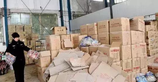 团伙用10吨低廉原料做名牌糖果销往多省，你家孩子可能正在吃