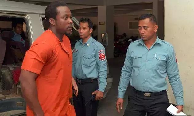 90年代一女子谈恋爱判死刑,为了爱情而判处死刑的女孩