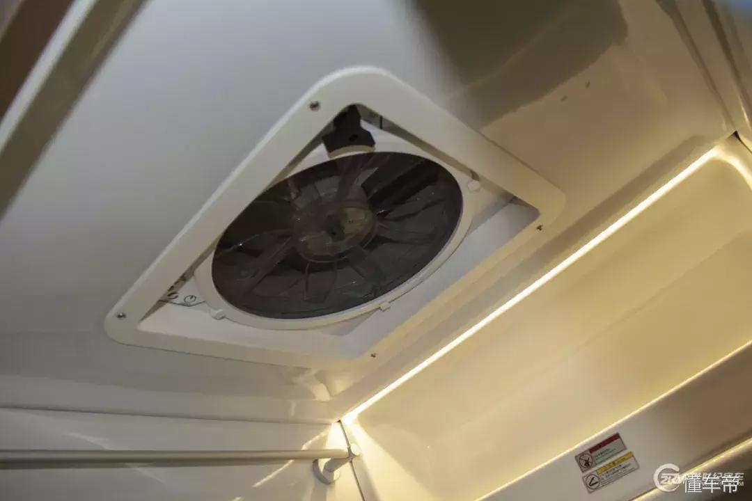 32万买房车,42万块钱买了一辆房车自驾游