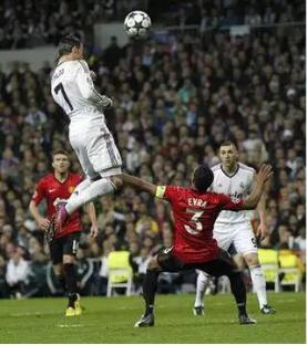 足坛上轰动最大的十大倒挂金钩,里沙利松倒挂金钩还是凌空抽射