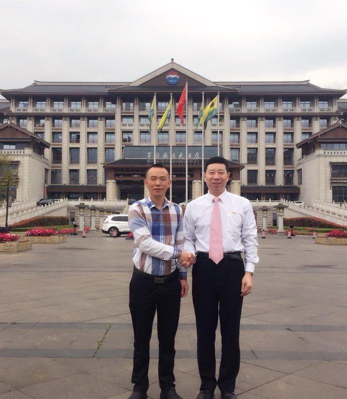 刘瀚锴先生在贵州进行文化艺术交流和参观学习