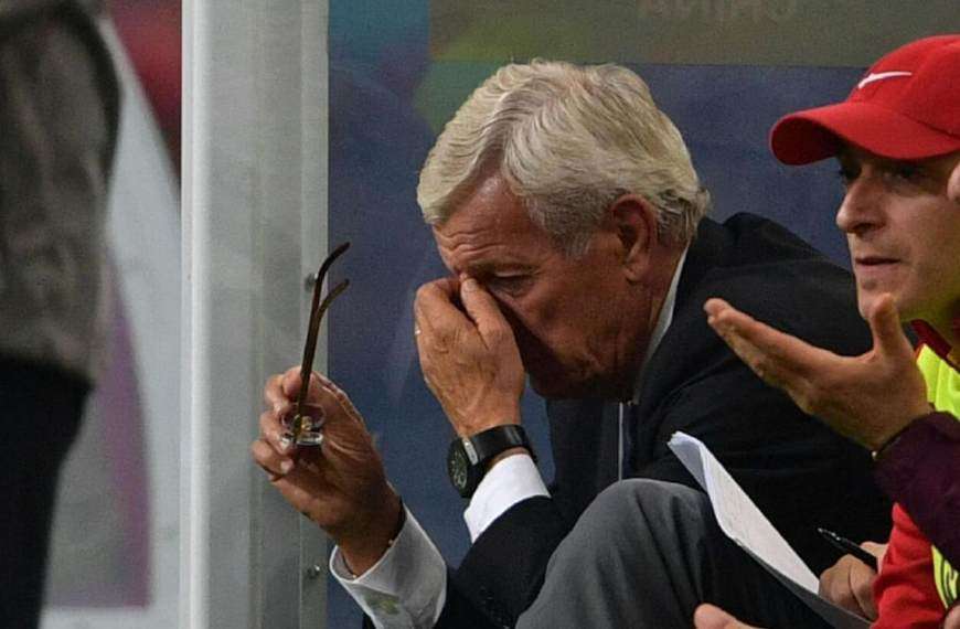 国足输球威尔士球迷,国足0比6惨败威尔士