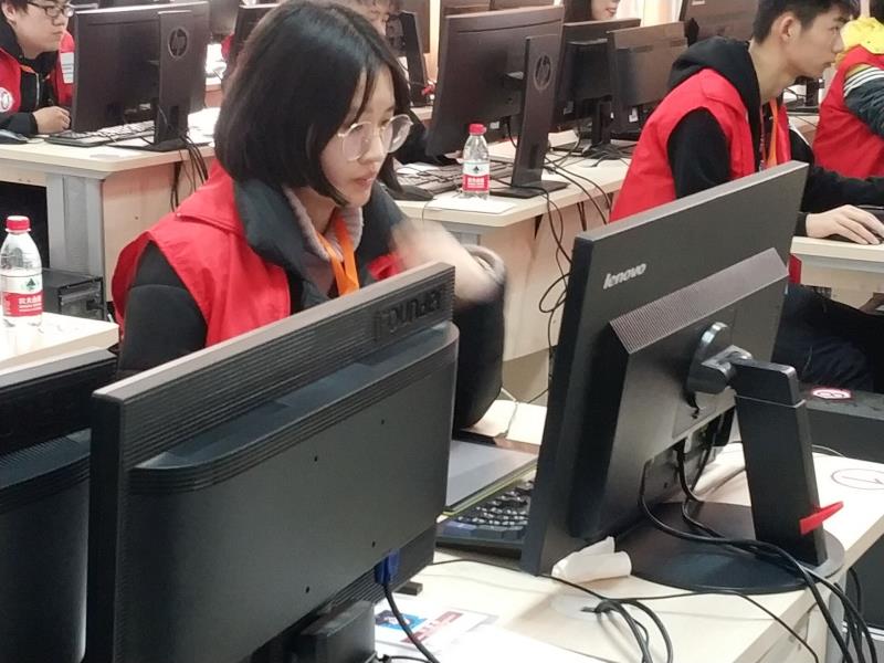 12个小时比拼四个项目湖北35名动漫高手齐聚纺大“决战”