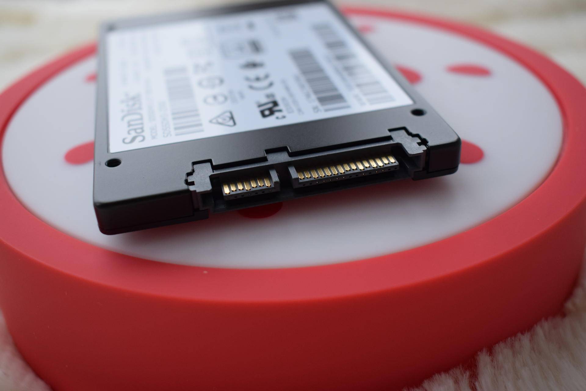 全球首款64层3DNAND固态硬盘来袭，以后买SSD再也不肉痛了