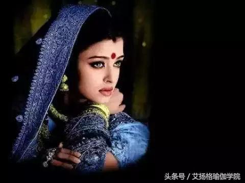 Guruji为什么要在额头画一道红印？