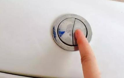 马桶上一大一小按钮有什么用,马桶按钮一大一小什么意思