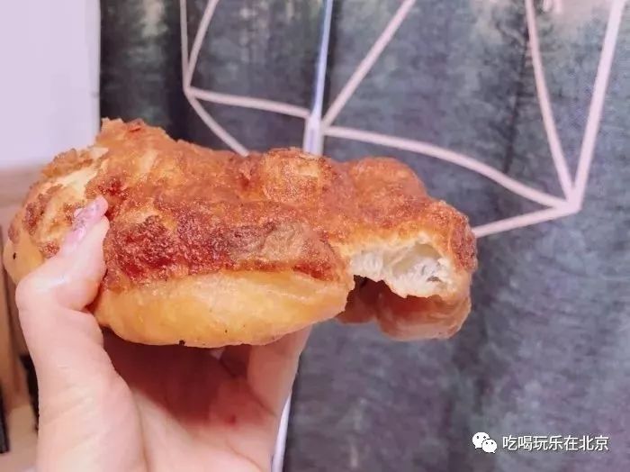 这么low的店，竟然这么多人抢着去吃