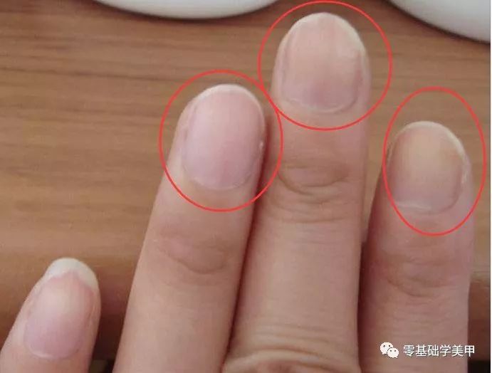 甲面过宽不贴甲片怎么美甲,甲面小的人适合什么形状的美甲